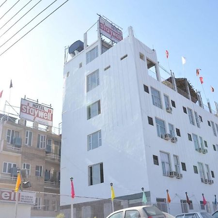 Staywell Hotel Pathānkot 外观 照片