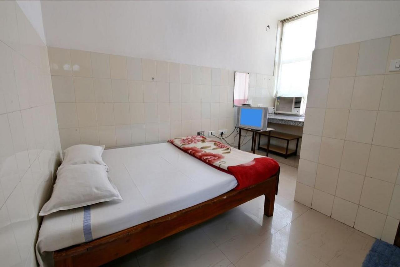 Staywell Hotel Pathānkot 外观 照片